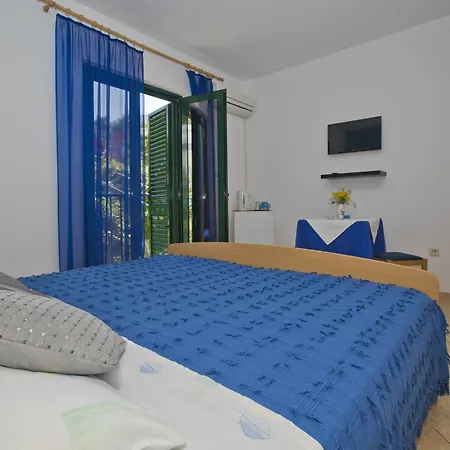 And Art Deco Pape Vendégház 3*